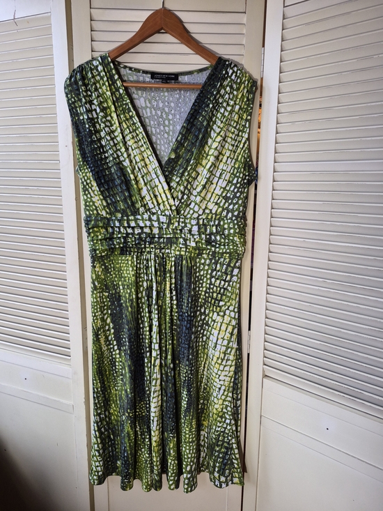 Jones New York Dresses & Skirts - Jones New York Green Dress Size Large